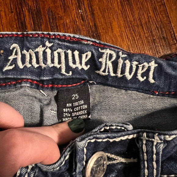 Antique Rivet - Picture 3 of 3